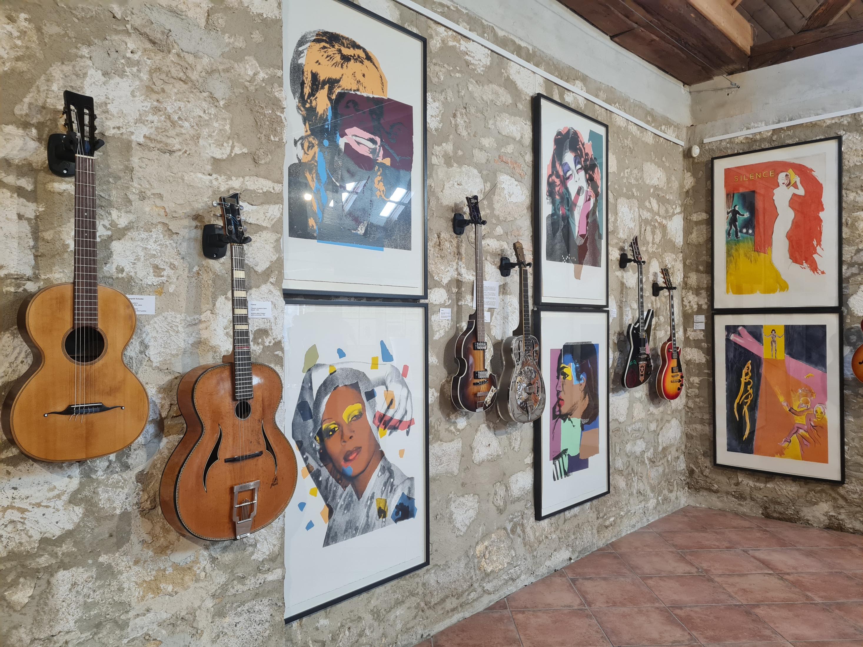 Exhibition view "Stars & Guitars", Trausdorf an der Wulka, 2024
